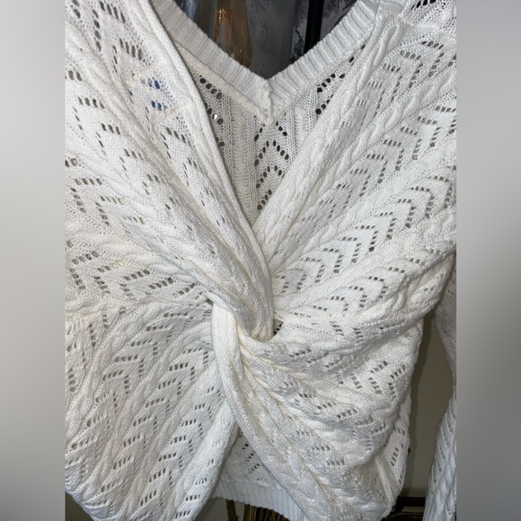 NWT Francesca’s Twisted Ivory Knit Sweater - Small - Picture 6 of 11